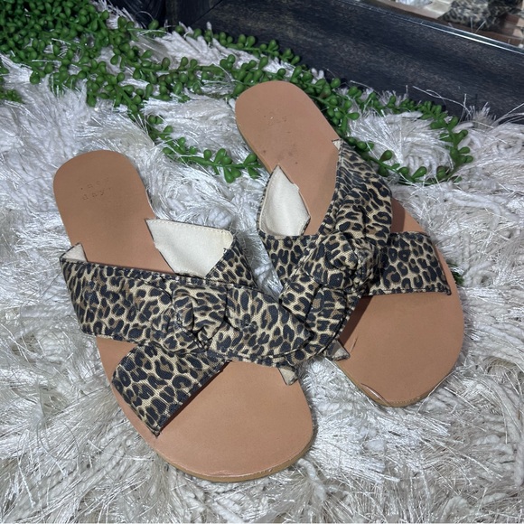a new day Shoes - -🌸5/$25🌸A New Day Leopard Printed Bow Detail Slide On Flip Flops Size 7.5